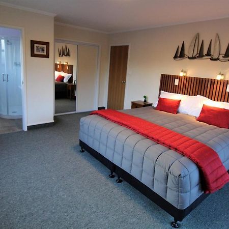 Labyrinth Gardens Guest House Takaka Exterior photo